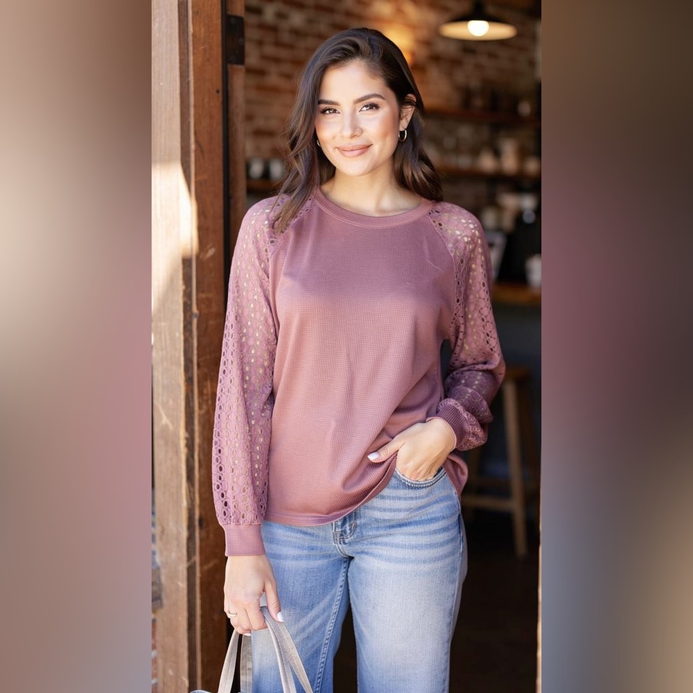 Chic Lace Sleeve Hoodie in Mauve